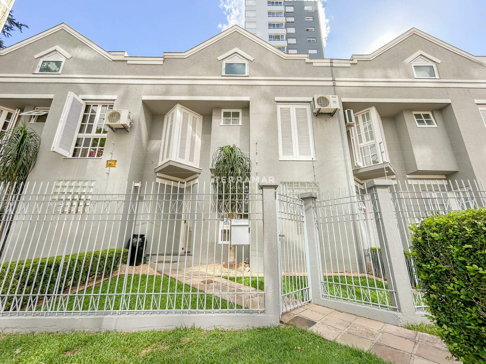 Casa em condomínio à venda no Centro: 