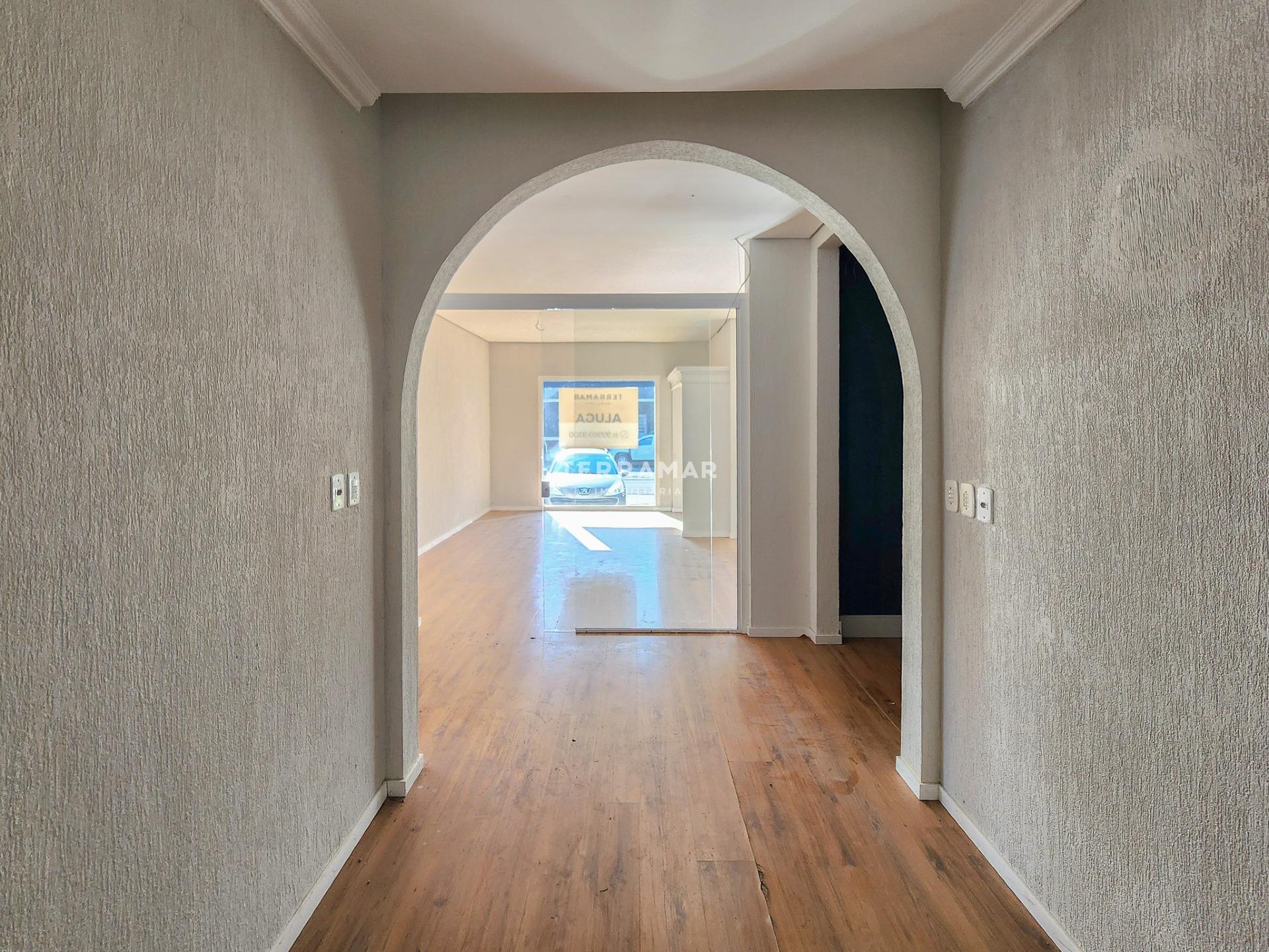 Casa Comercial para aluguel no Rio Branco: 