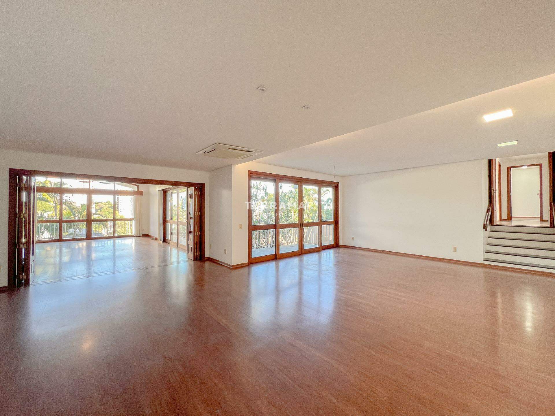 Casa Comercial para aluguel no Centro: 