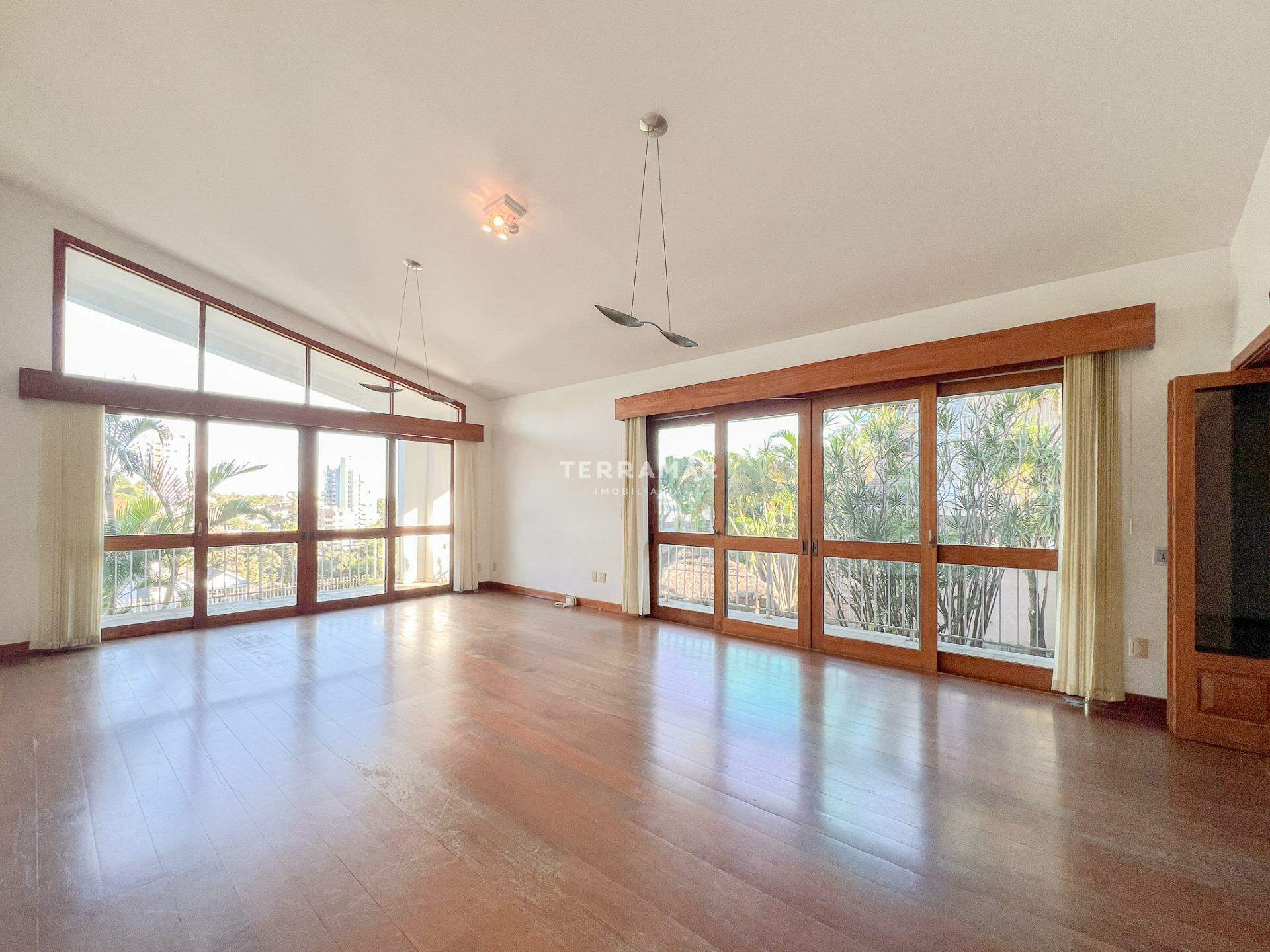 Casa Comercial para aluguel no Centro: 