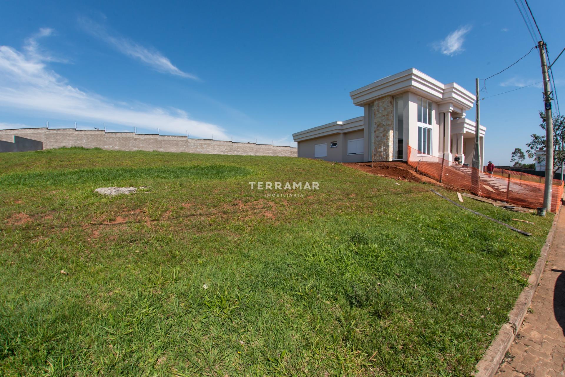 Terreno à venda no Encosta do Sol: 