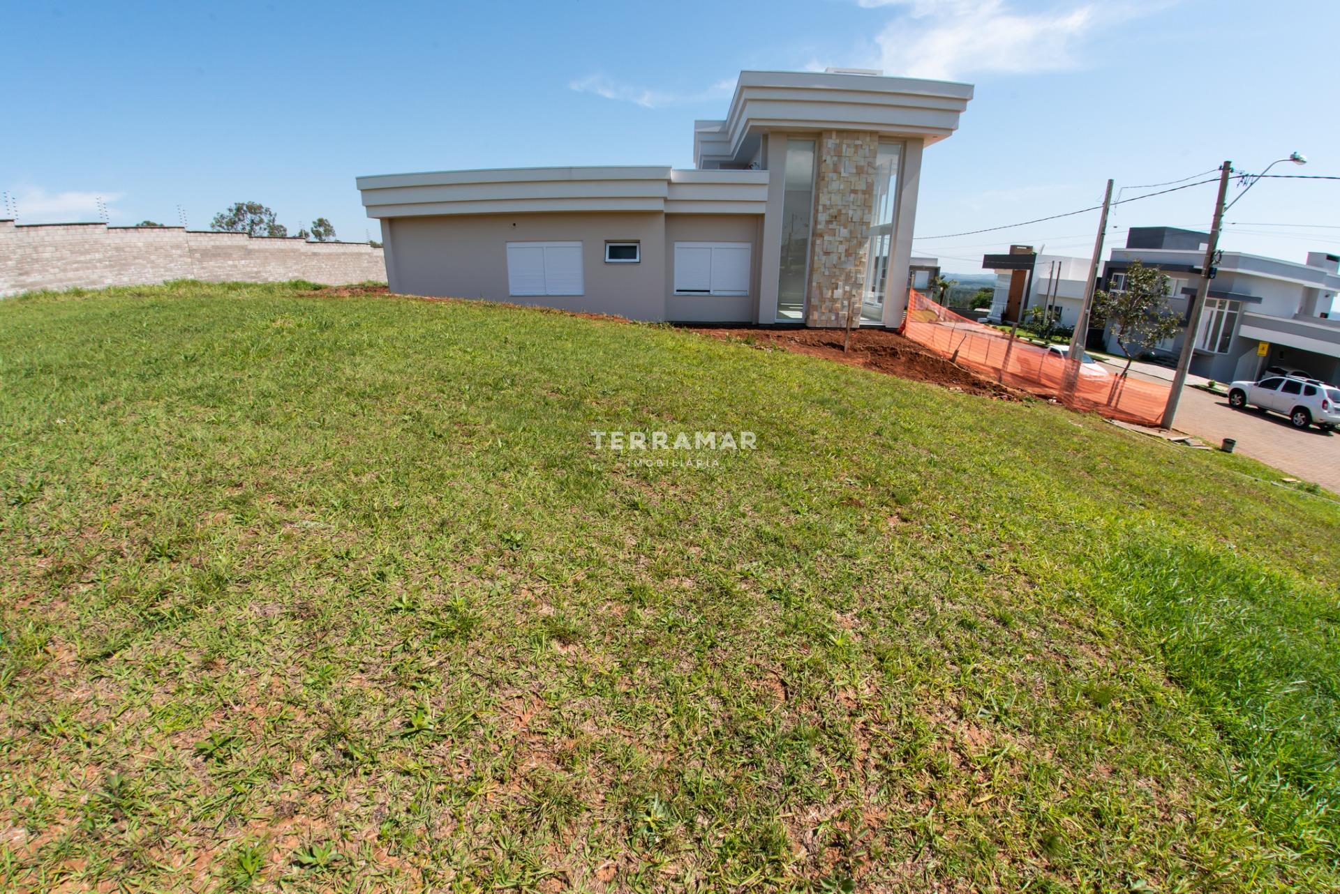 Terreno à venda no Encosta do Sol: 