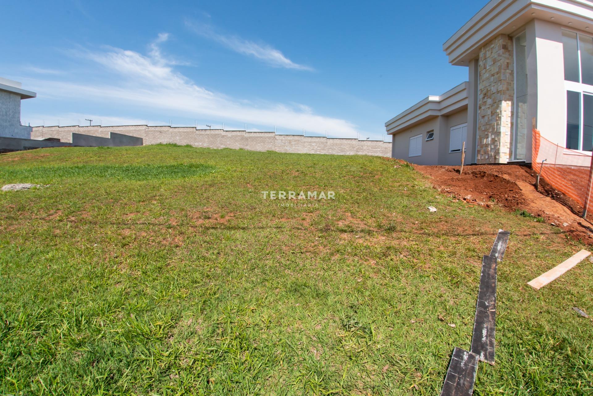 Terreno à venda no Encosta do Sol: 