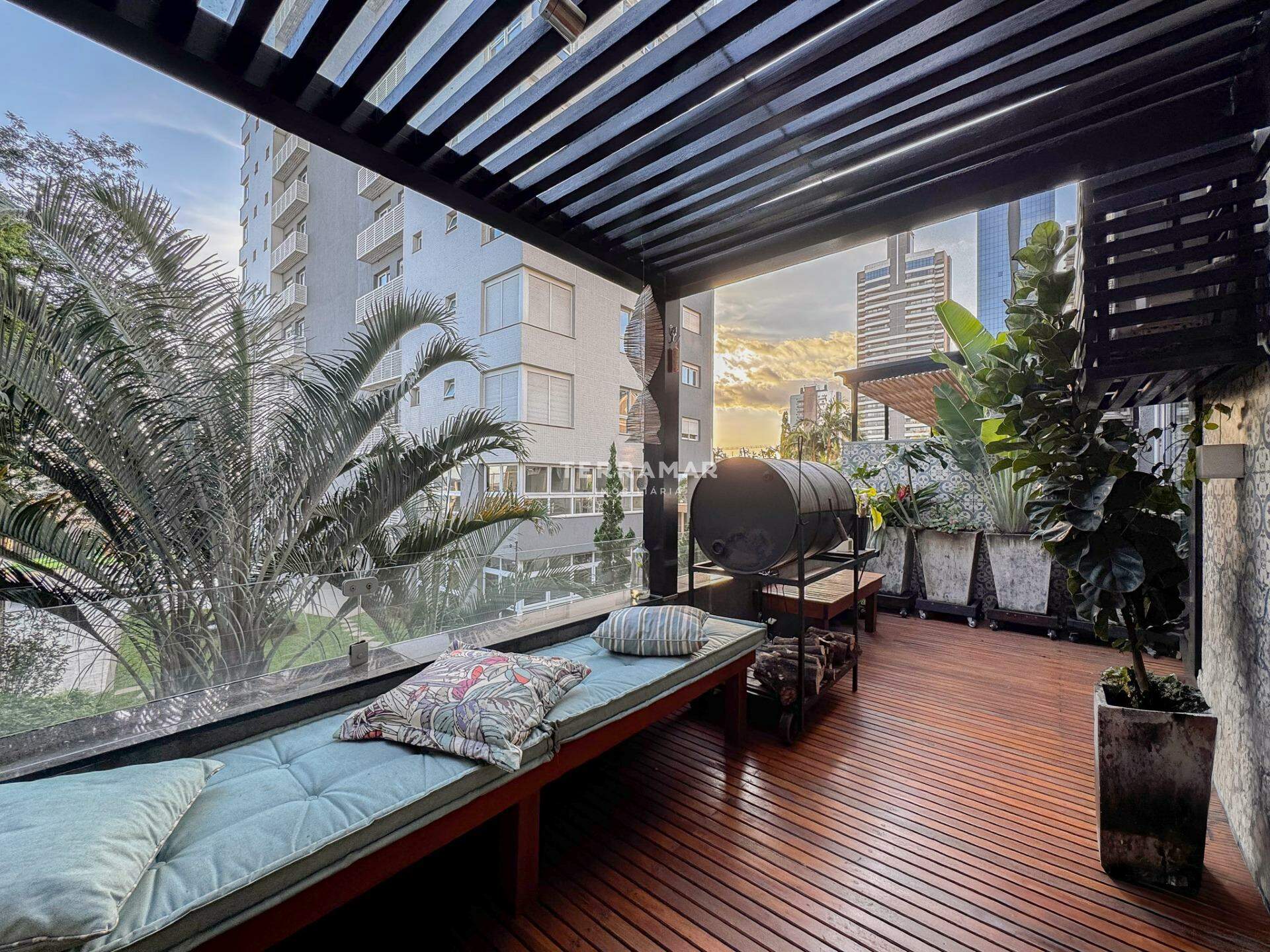 Casa em condomínio à venda no Centro: 