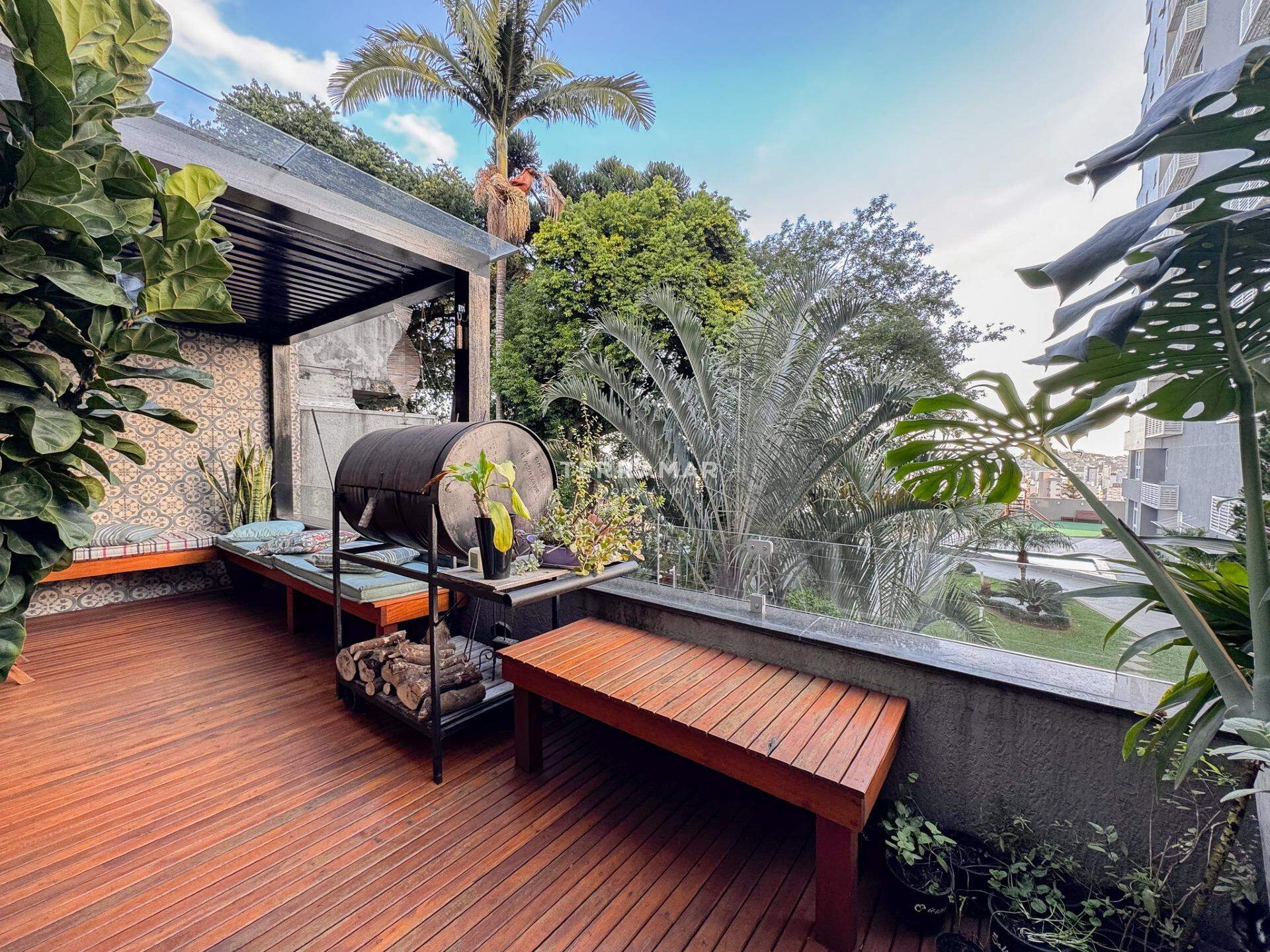 Casa em condomínio à venda no Centro: 