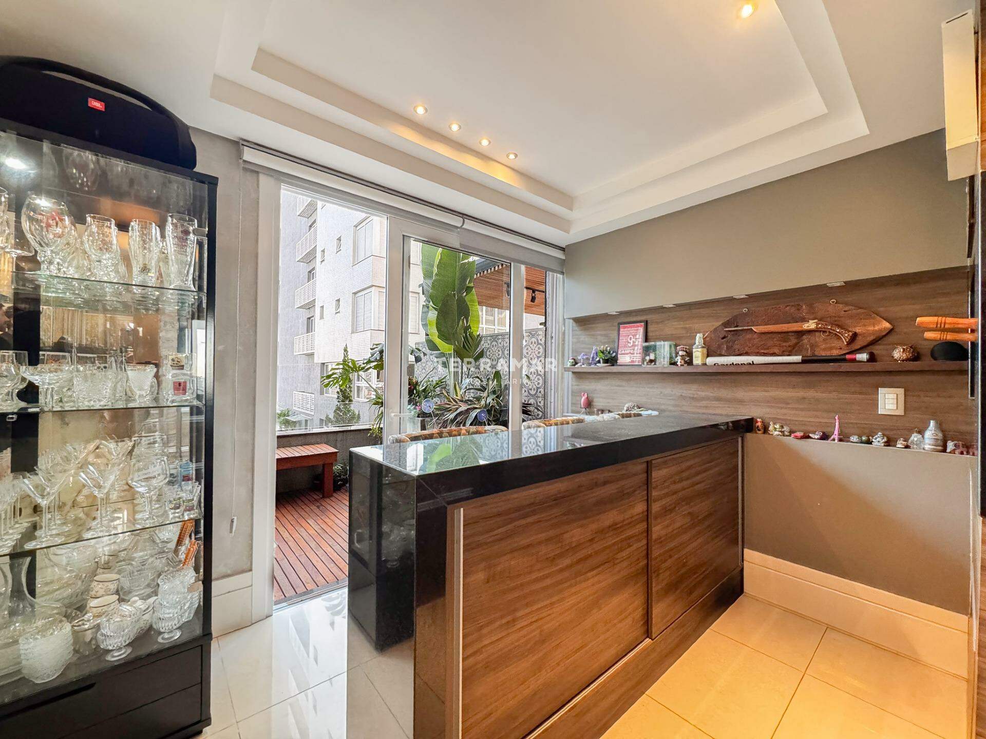 Casa em condomínio à venda no Centro: 