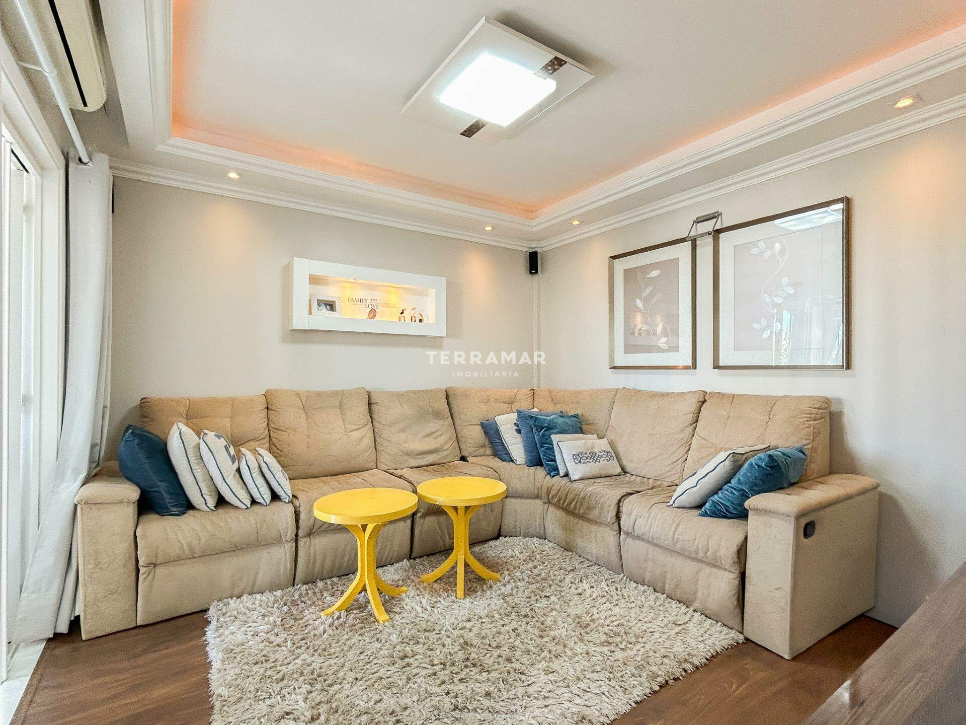 Apartamento Duplex à venda no Rio Branco: 