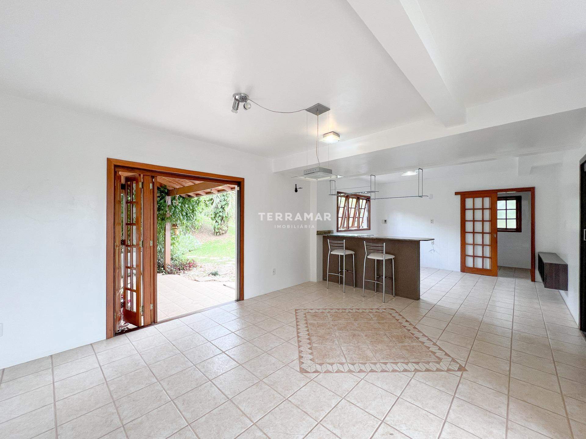 Casa à venda no Lomba Grande: 