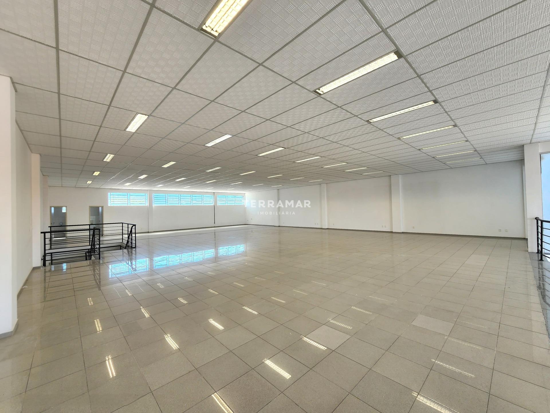 Prédio para aluguel no Canudos: 