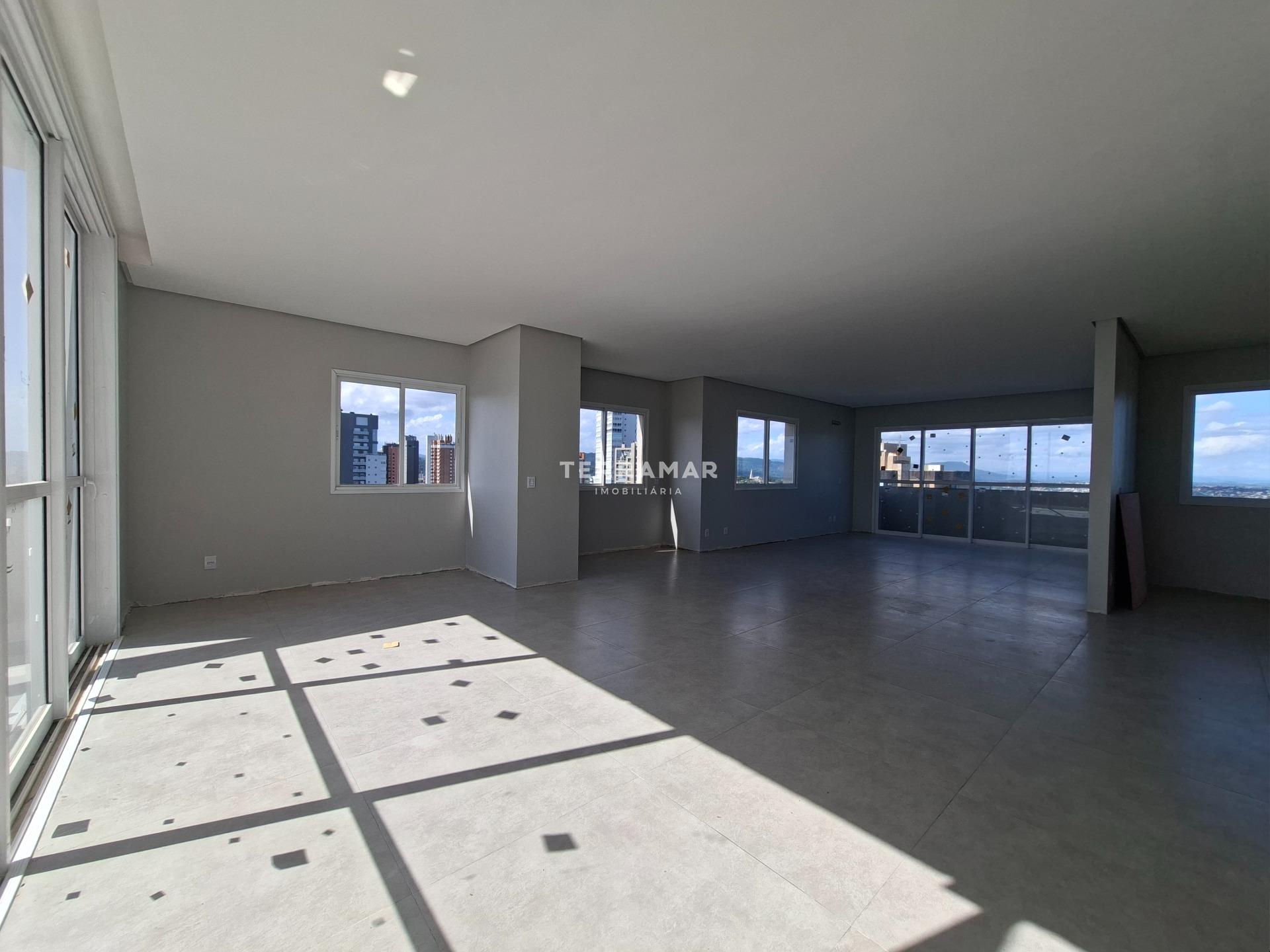 Cobertura à venda no Centro: 