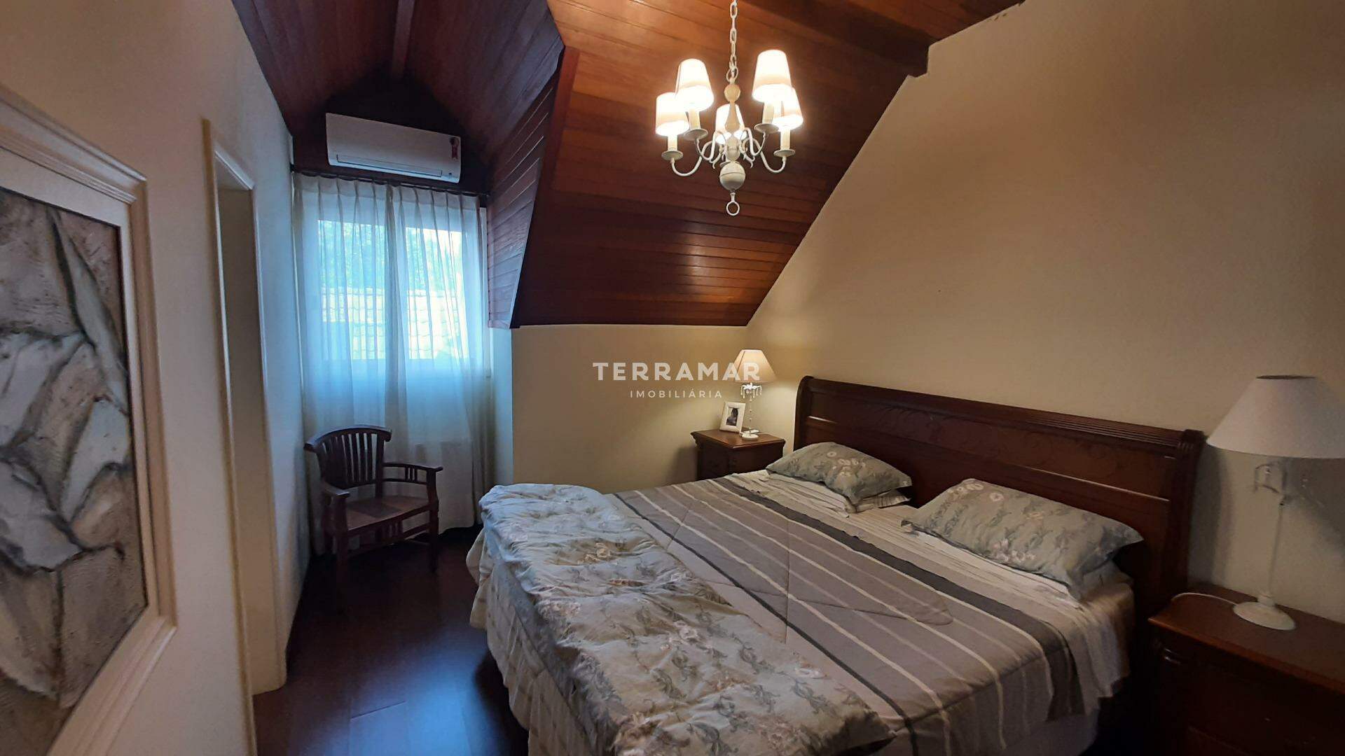 Casa em condomínio à venda no Centro: 