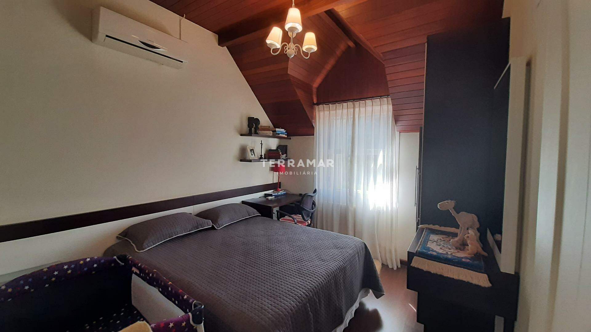 Casa em condomínio à venda no Centro: 