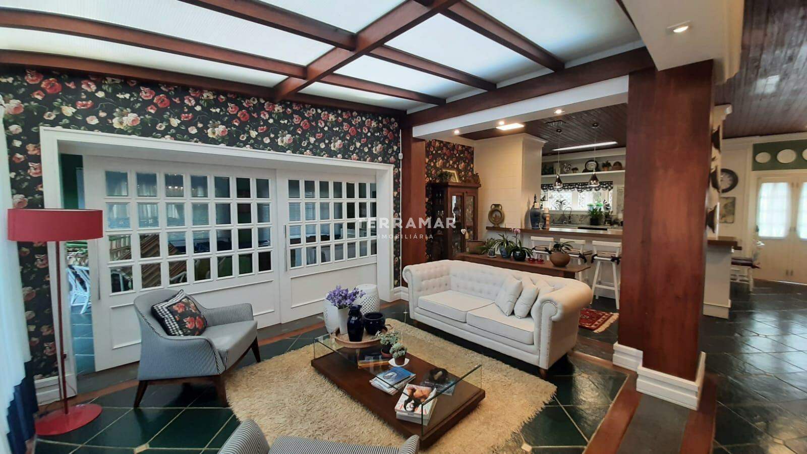 Casa em condomínio à venda no Centro: 