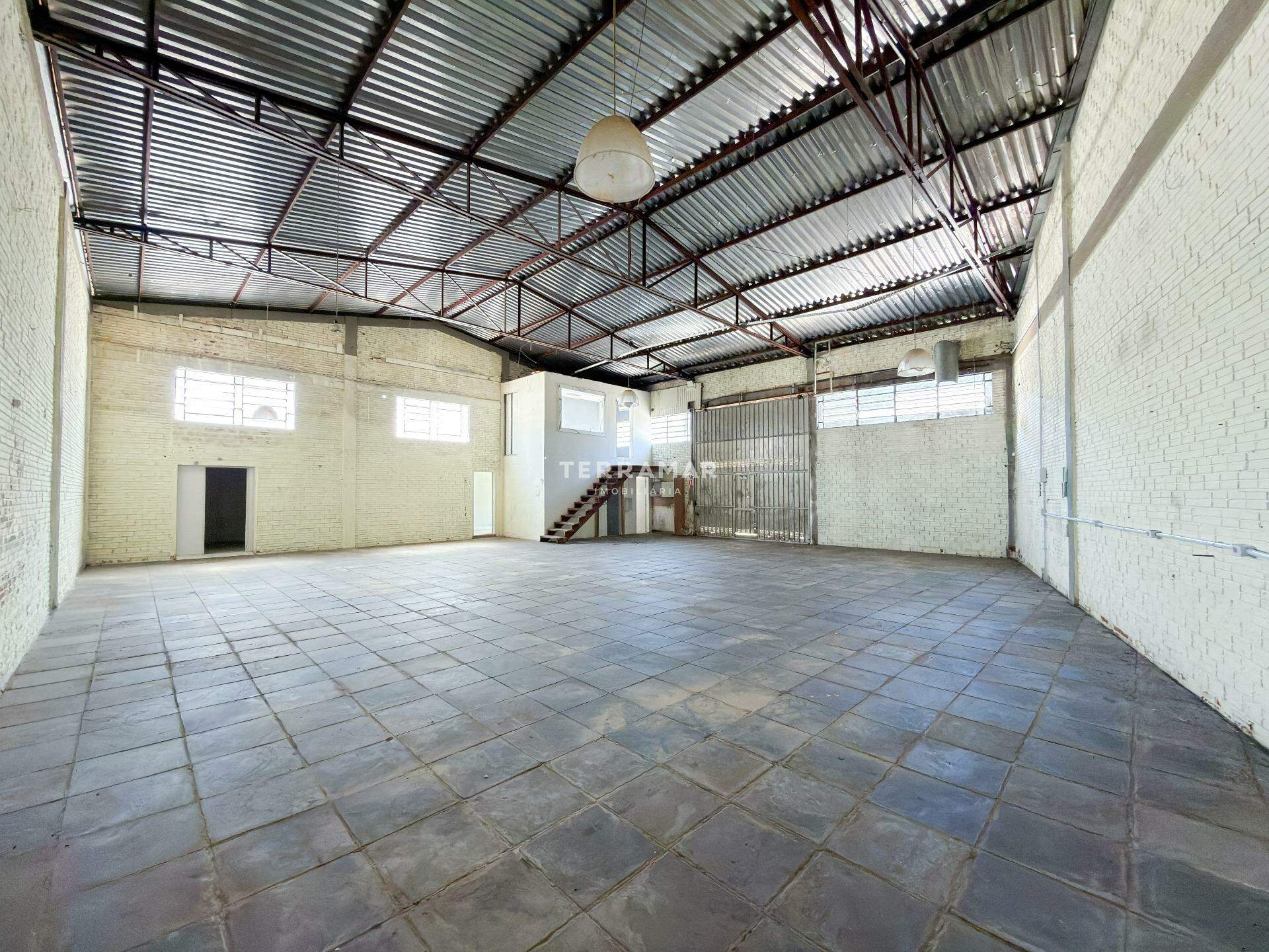Pavilhão à venda no Rio Branco: 