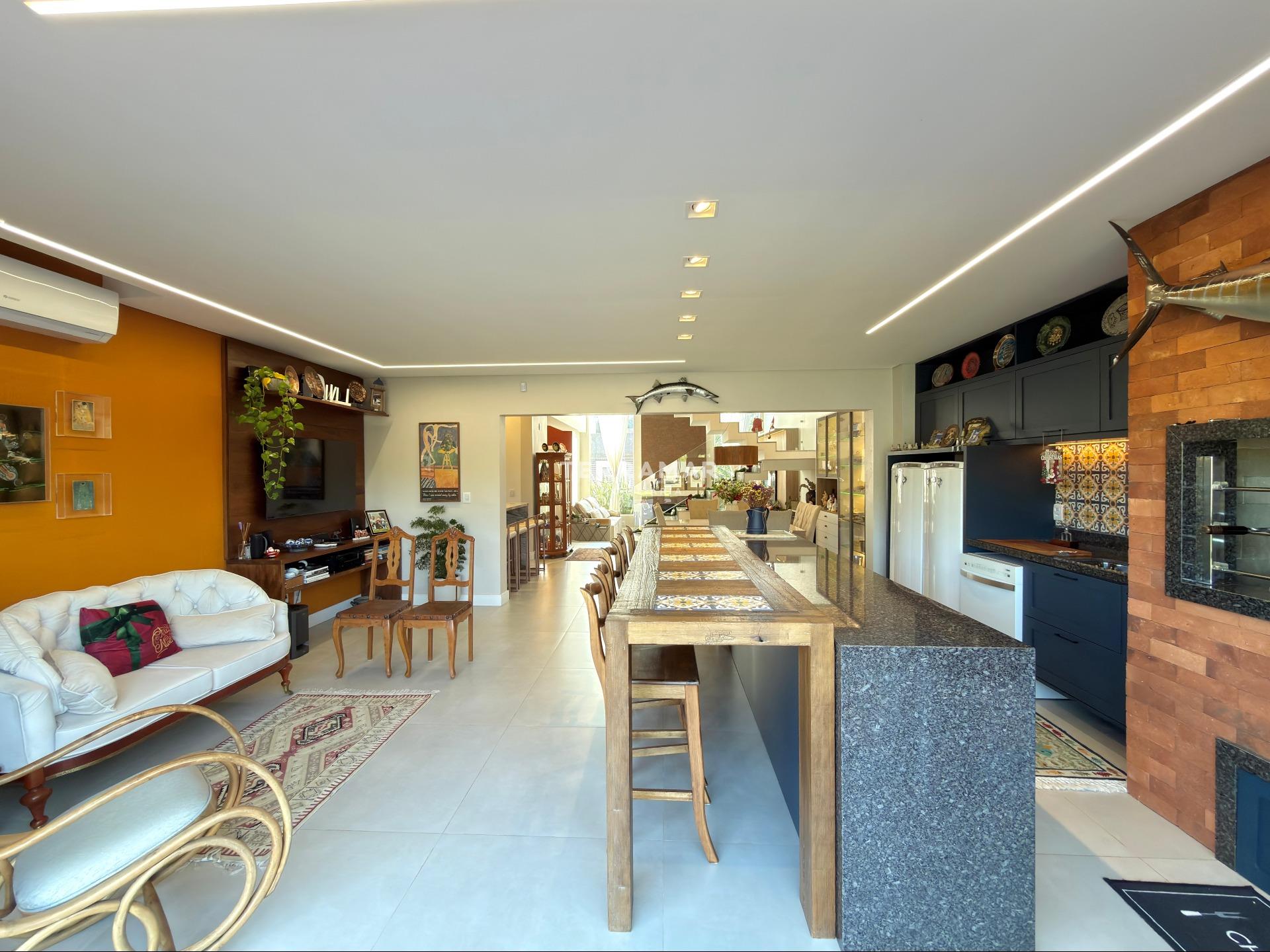 Casa à venda no Lomba Grande: 