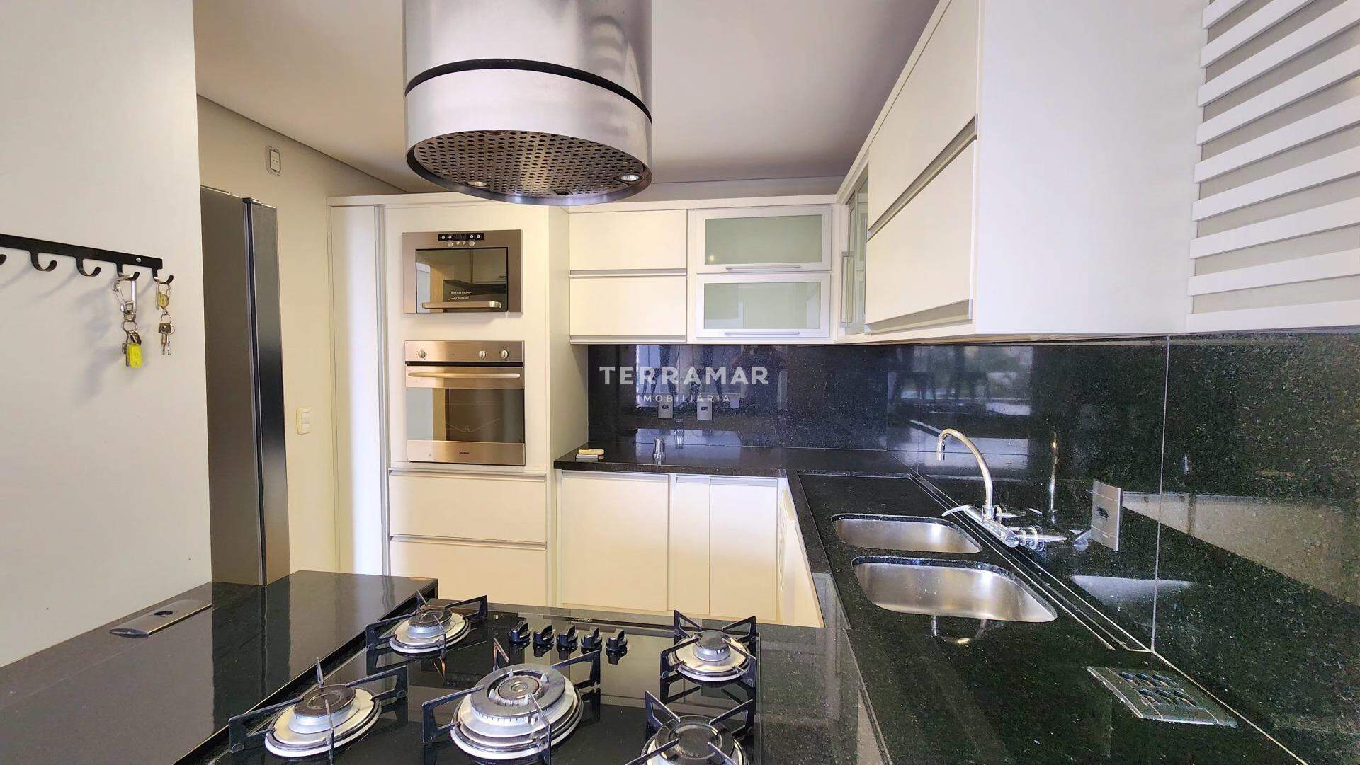 Casa em condomínio para aluguel no Centro: 