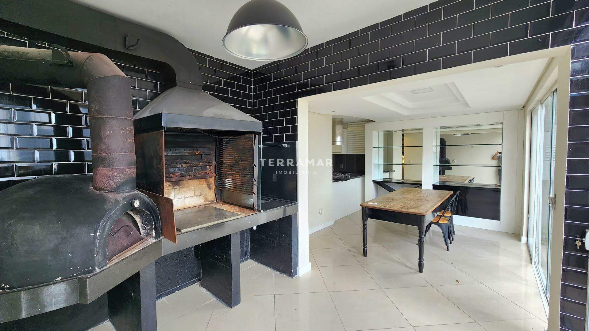 Casa em condomínio para aluguel no Centro: 