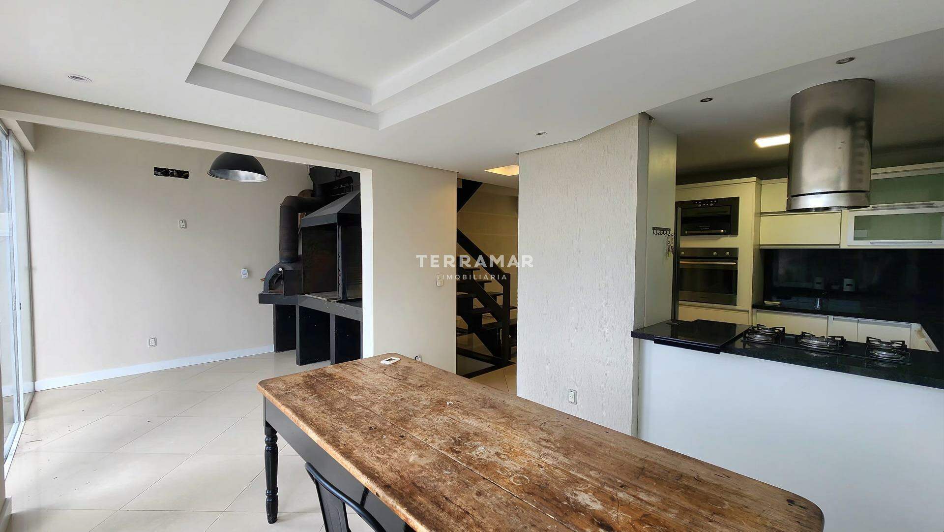 Casa em condomínio para aluguel no Centro: 