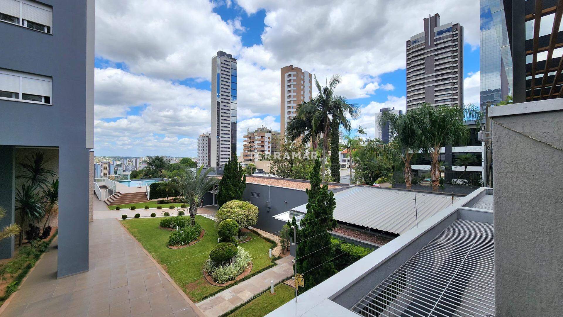 Casa em condomínio para aluguel no Centro: 