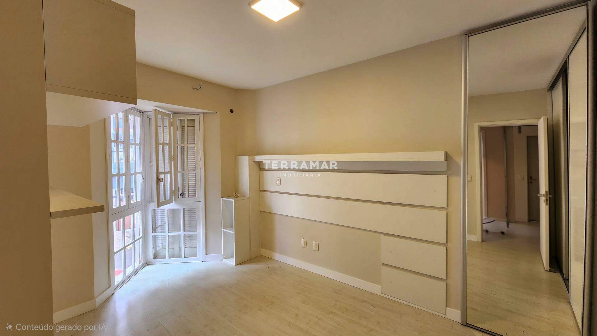 Casa em condomínio para aluguel no Centro: 