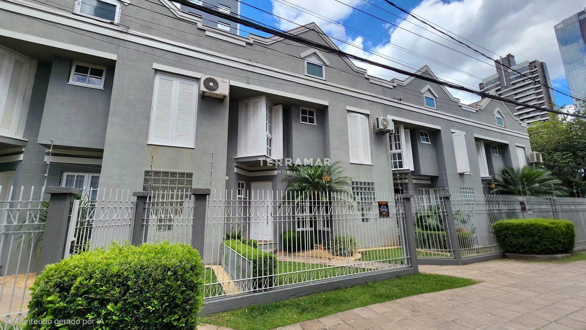 Casa em condomínio para aluguel no Centro: 