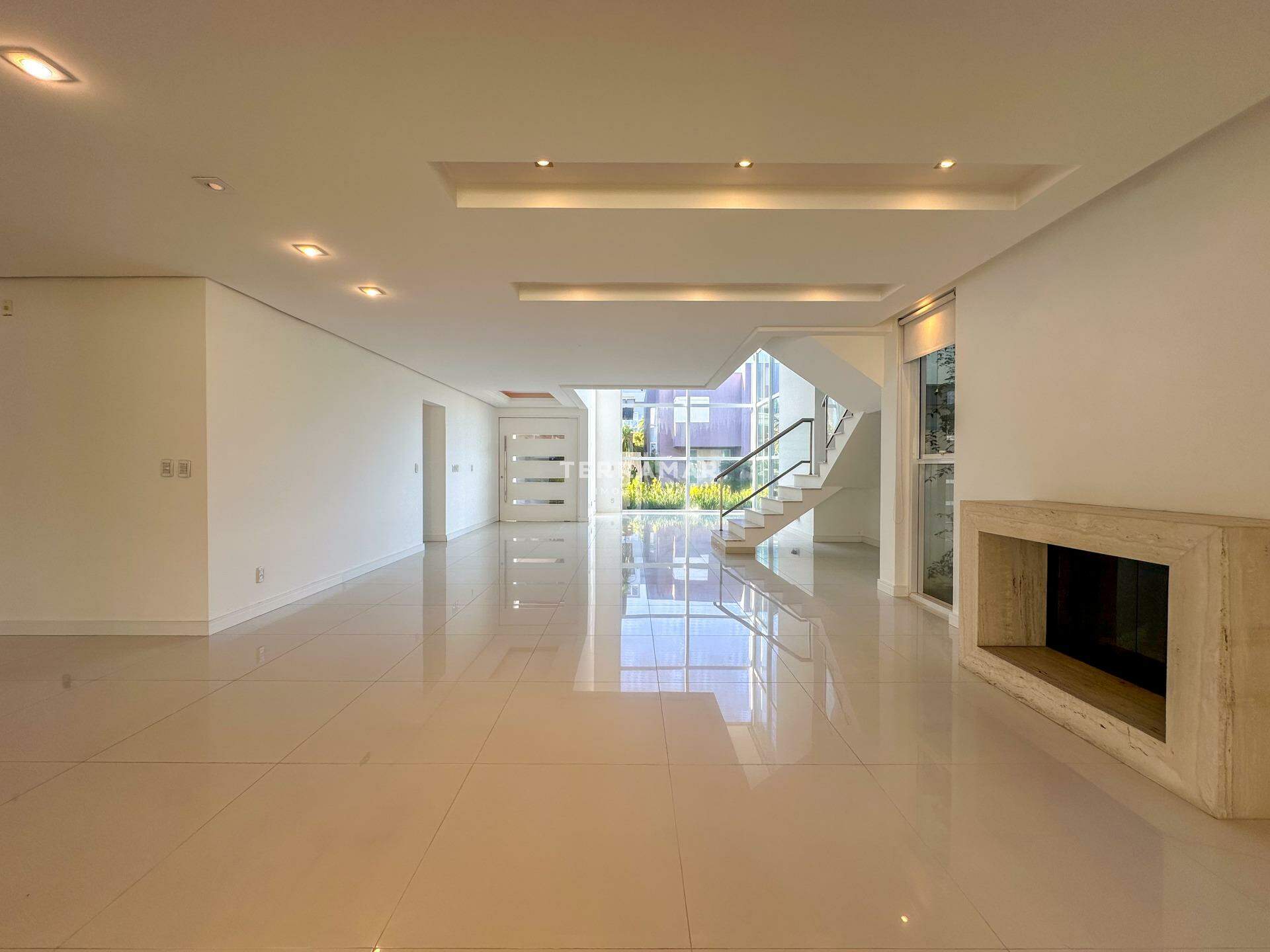 Casa em condomínio à venda no Canudos: 