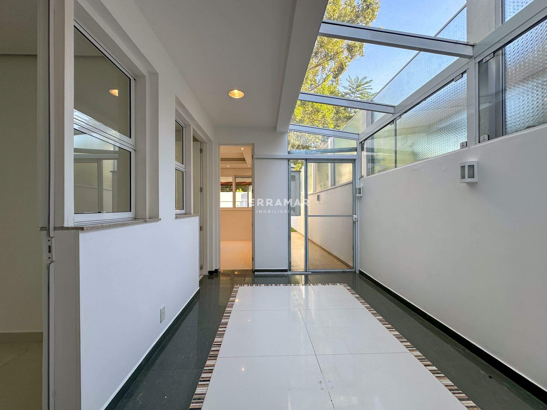 Casa em condomínio à venda no Canudos: 