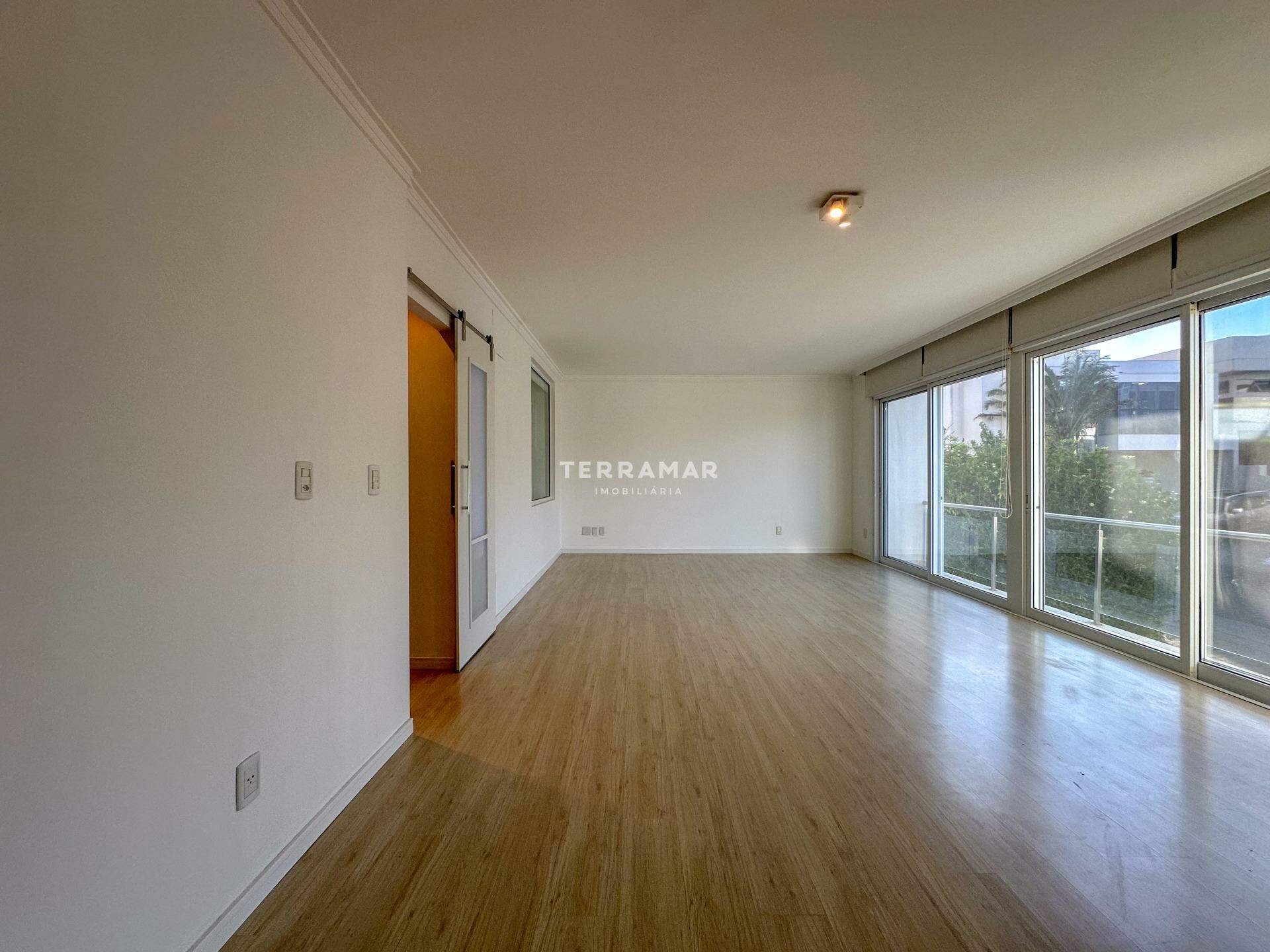 Casa em condomínio à venda no Canudos: 