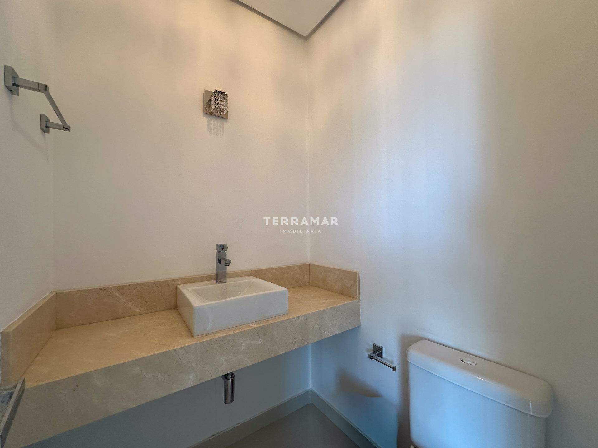 Casa em condomínio à venda no Canudos: 