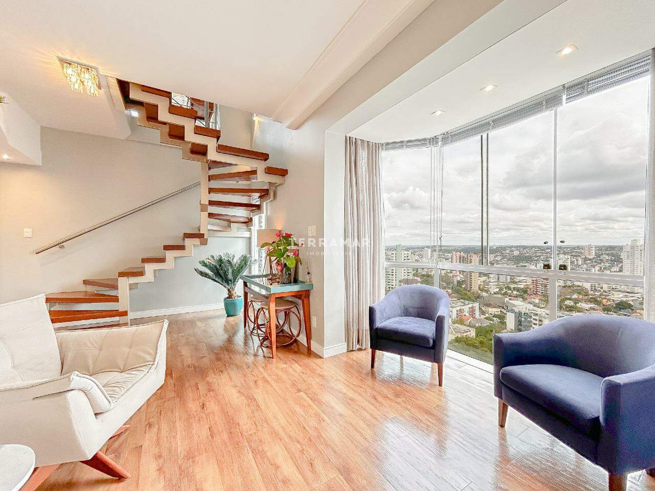 Apartamento Duplex à venda no Centro: 