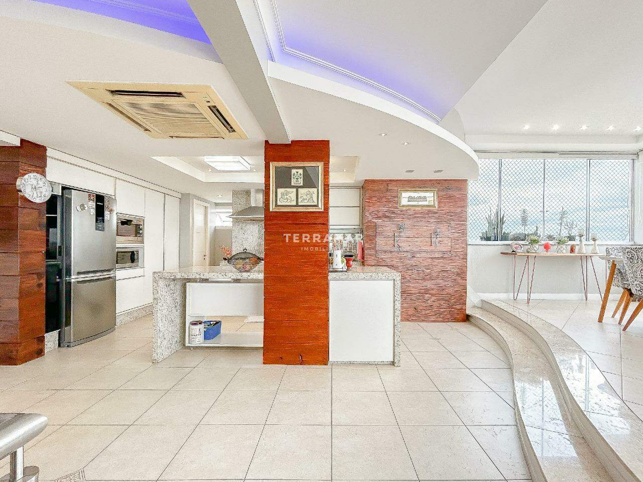 Apartamento Duplex à venda no Centro: 