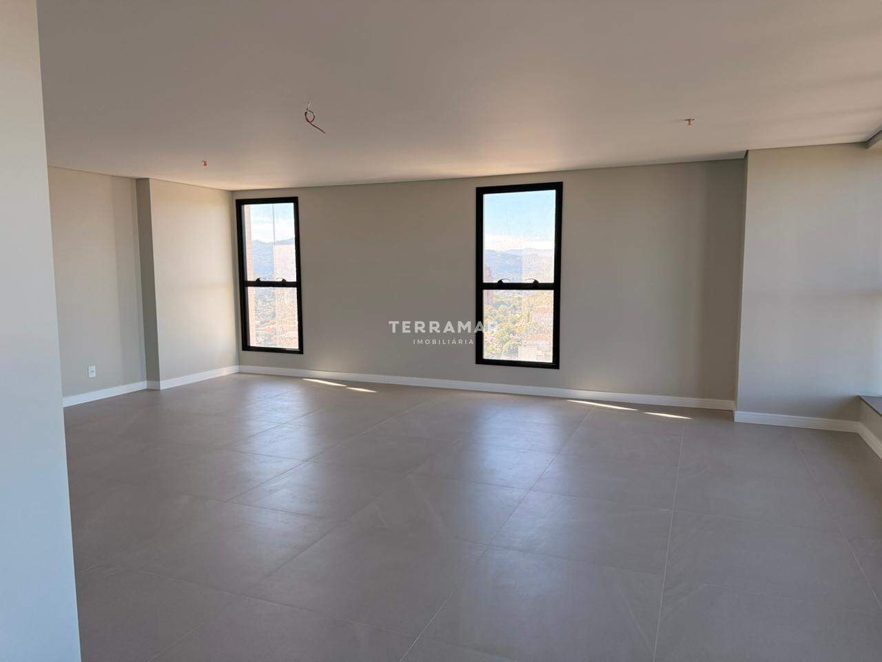 Sala para aluguel no Jardim Mauá: 