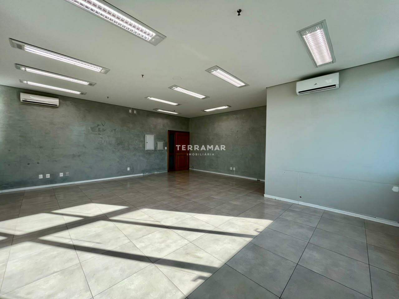 Sala comercial para aluguel no Jardim Mauá: 