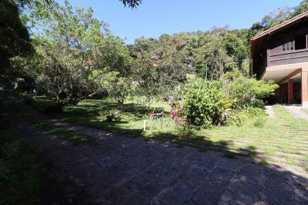 Casa em Condomínio à venda no Comary: 