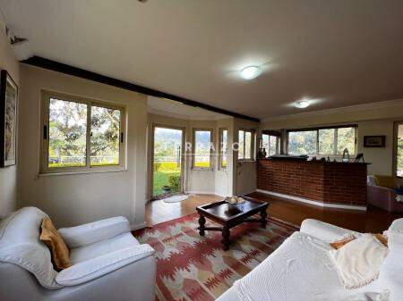 Casa em Condomínio à venda no Comary: 