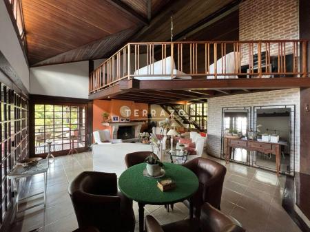 Casa à venda no Itaipava: 