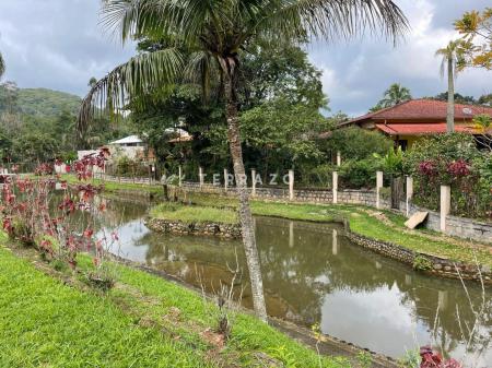 Terreno à venda no Caneca Fina: 