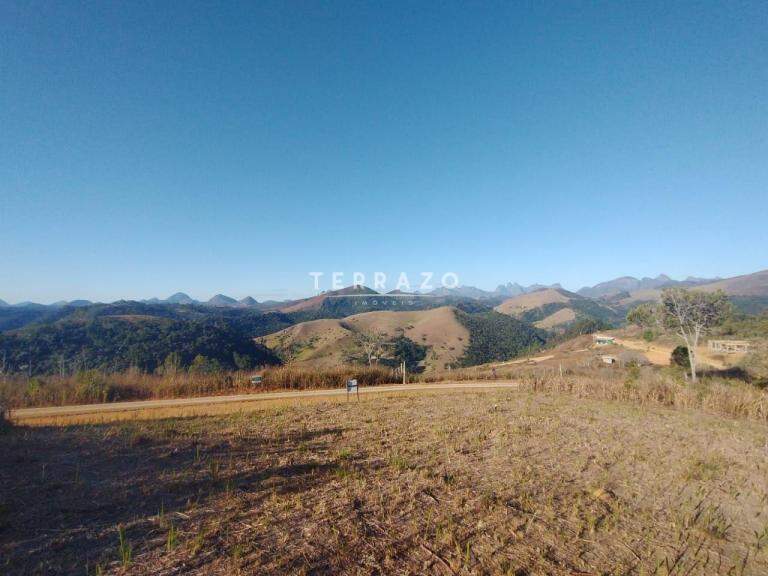Terreno em Condomínio à venda no Pessegueiros: 