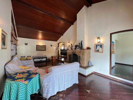 Casa à venda no Comary: 