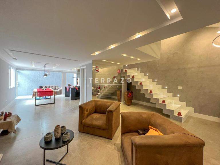 Casa em Condomínio à venda no Bom Retiro: 