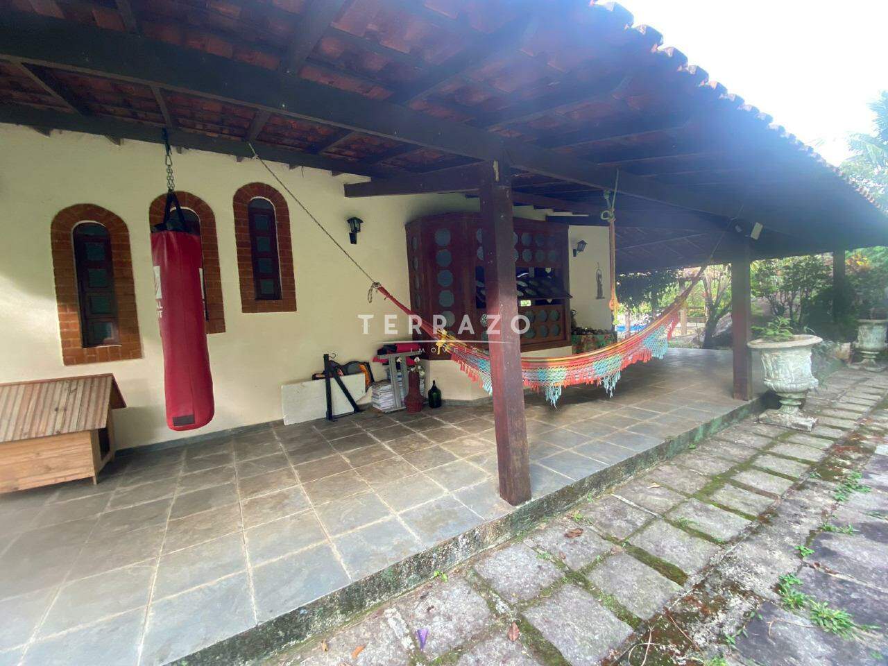 Casa em Condomínio à venda no Caneca Fina: 