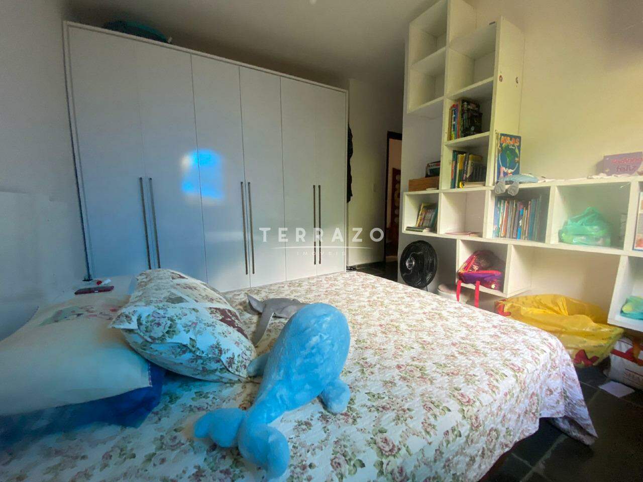 Casa em Condomínio à venda no Caneca Fina: 