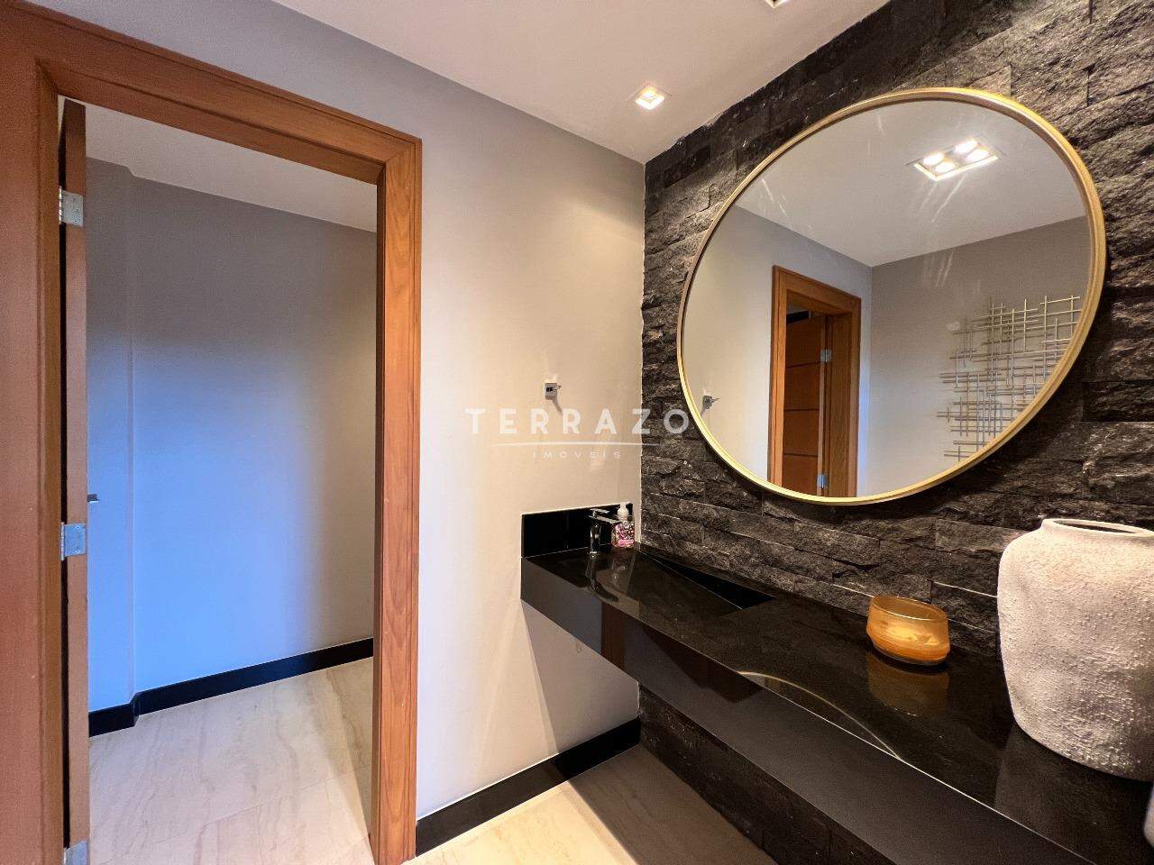 Casa em Condomínio à venda no Comary: 