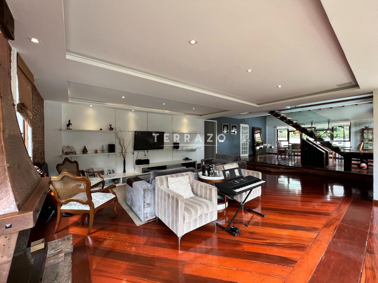 Casa em Condomínio à venda no Quebra Frascos: 