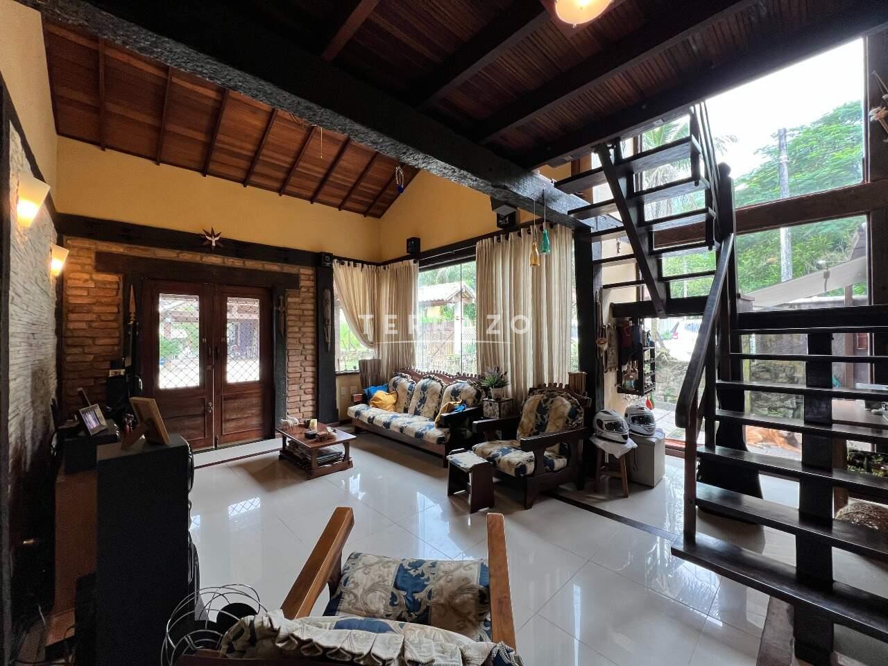 Casa em Condomínio à venda no Limoeiro: 