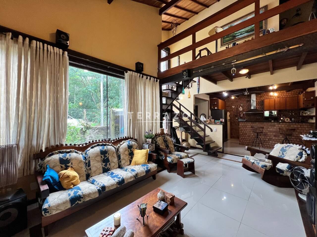 Casa em Condomínio à venda no Limoeiro: 