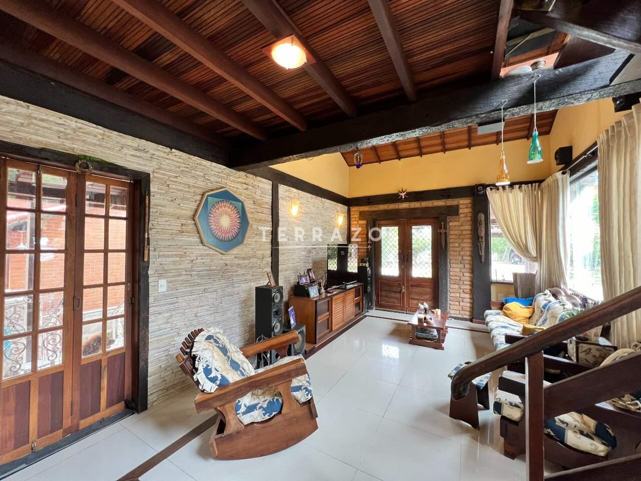 Casa em Condomínio à venda no Limoeiro: 