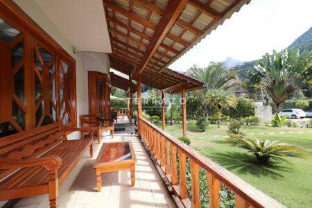 Casa em Condomínio à venda no Quebra Frascos: 