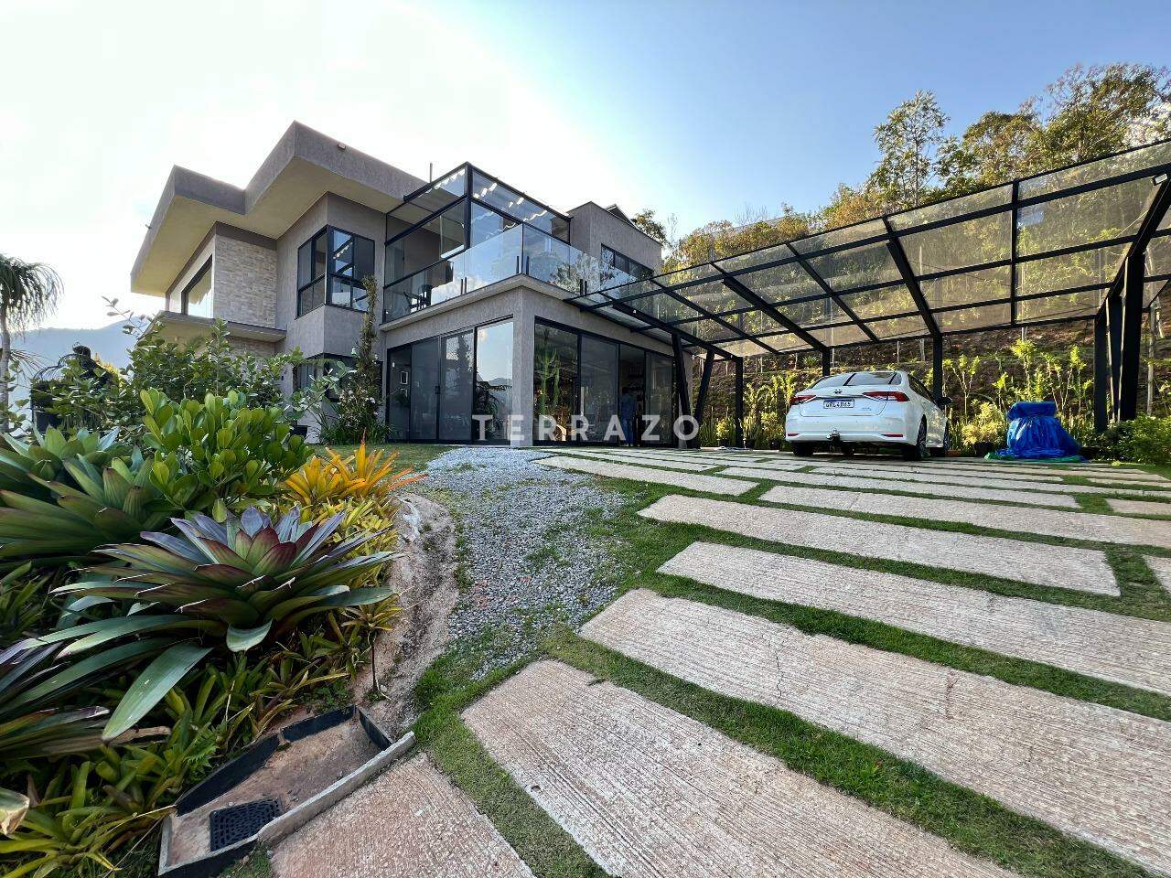 Casa em Condomínio à venda no Parque do Imbui: 