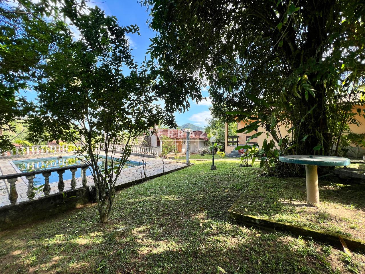Casa em Condomínio à venda no Corujas: 
